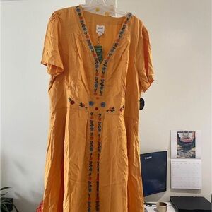 NWT Joanie Clothing mustard yellow embroidered midi dress
